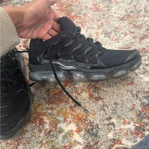 Nike Black Athletic Shoes 
Vapor max